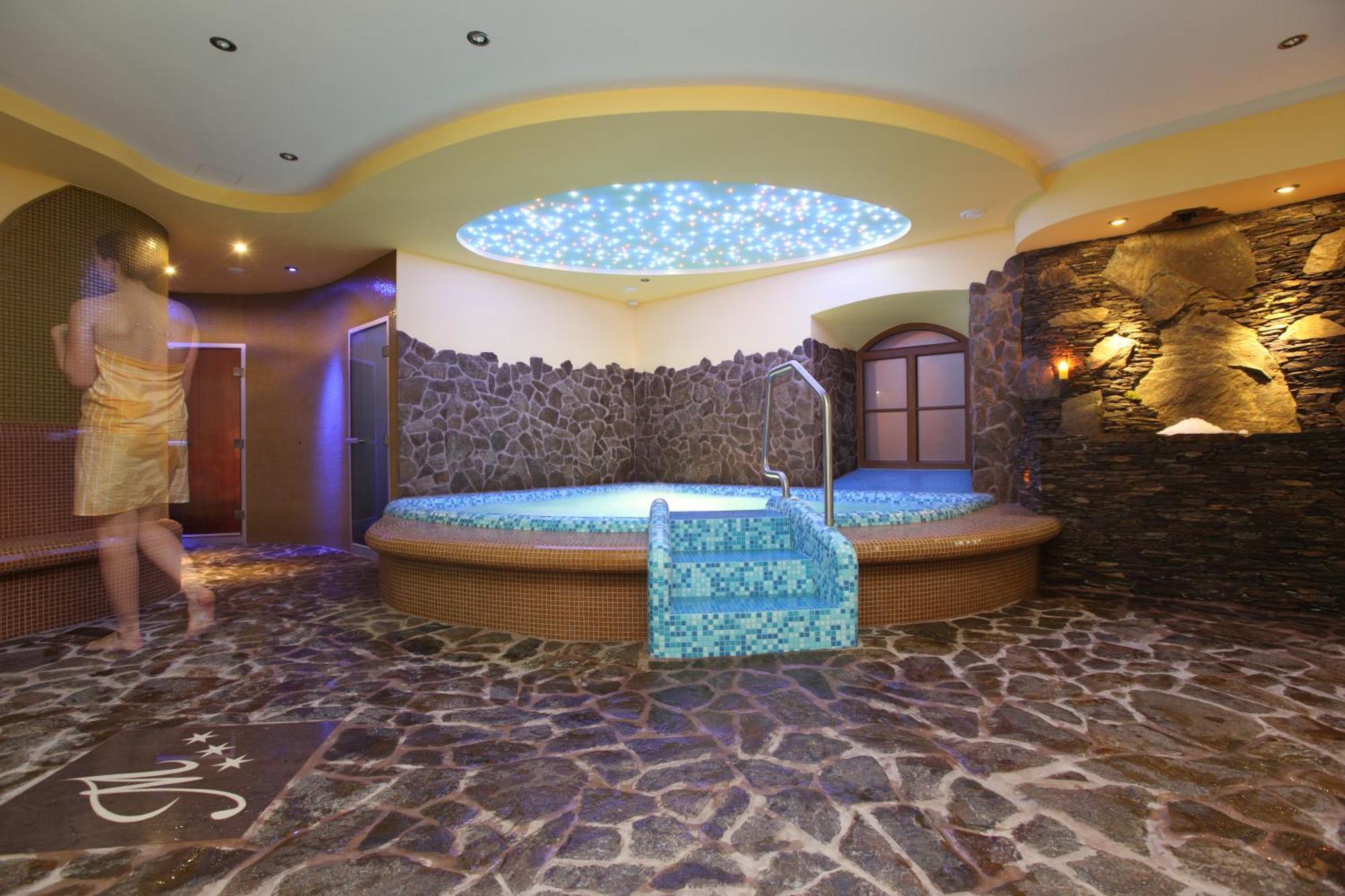 Hotel Majolika Модра Екстер'єр фото