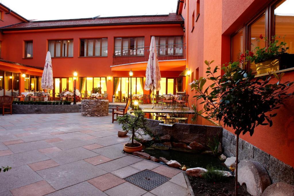 Hotel Majolika Модра Екстер'єр фото