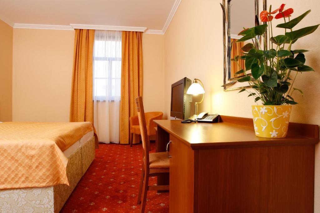 Hotel Majolika Модра Номер фото