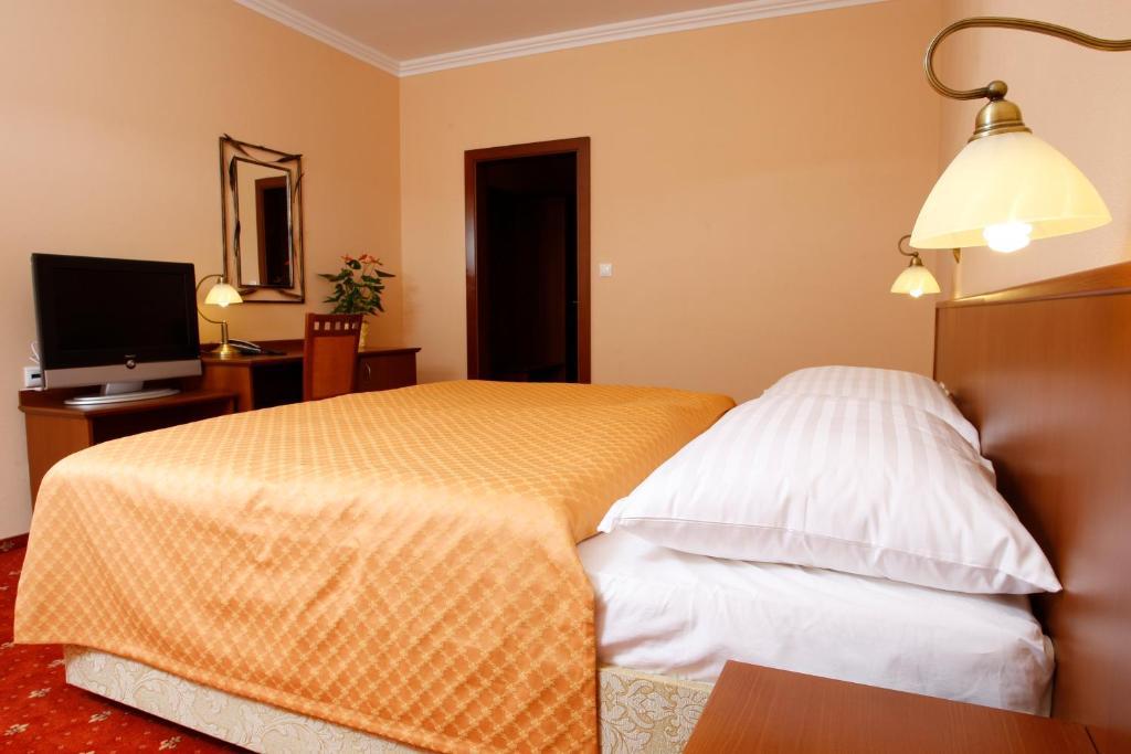 Hotel Majolika Модра Номер фото