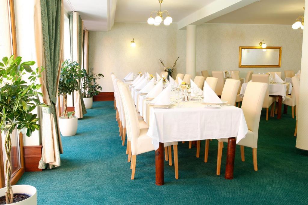 Hotel Majolika Модра Екстер'єр фото