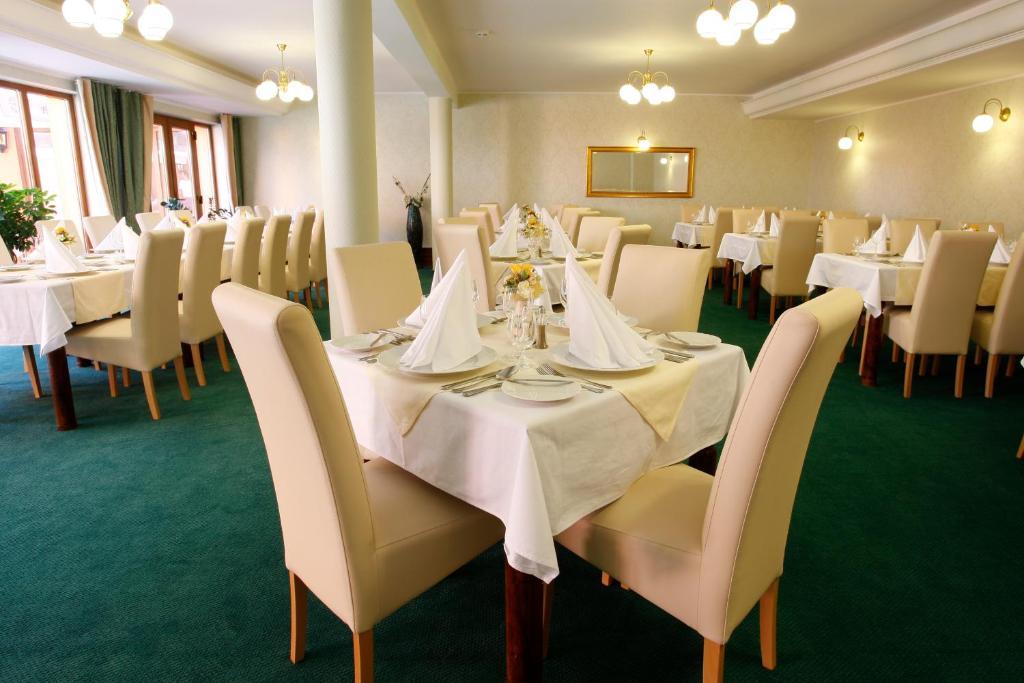 Hotel Majolika Модра Екстер'єр фото