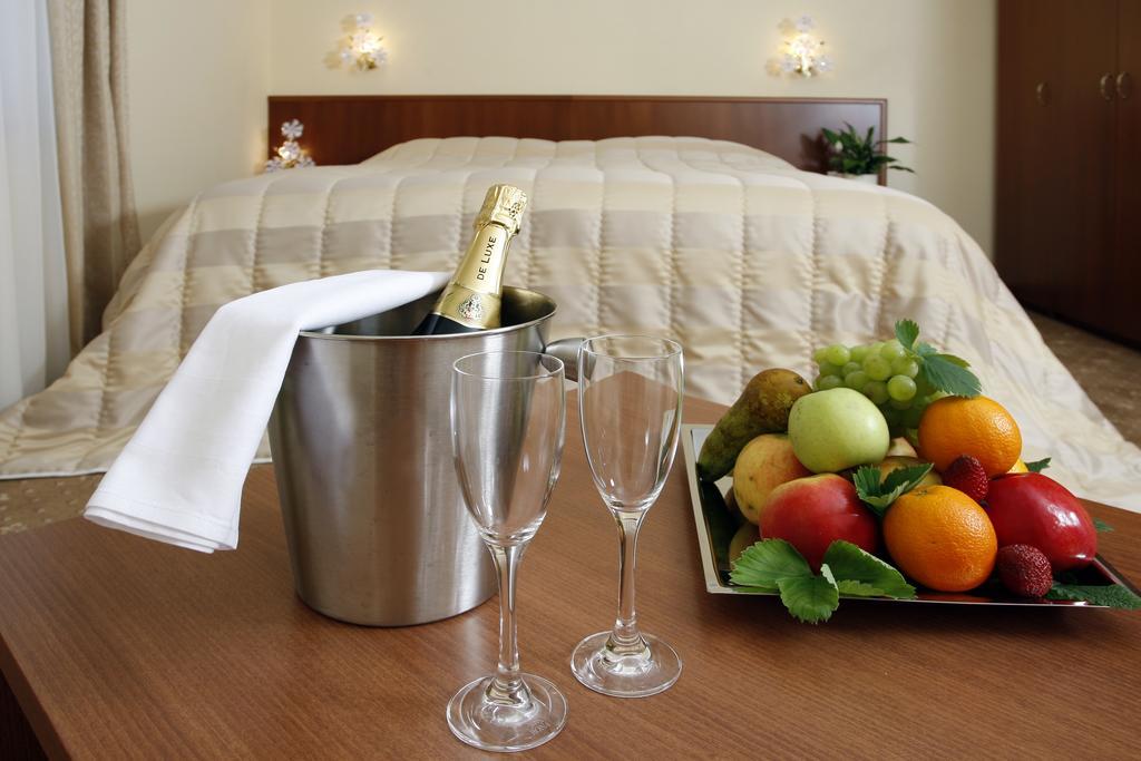 Hotel Majolika Модра Екстер'єр фото