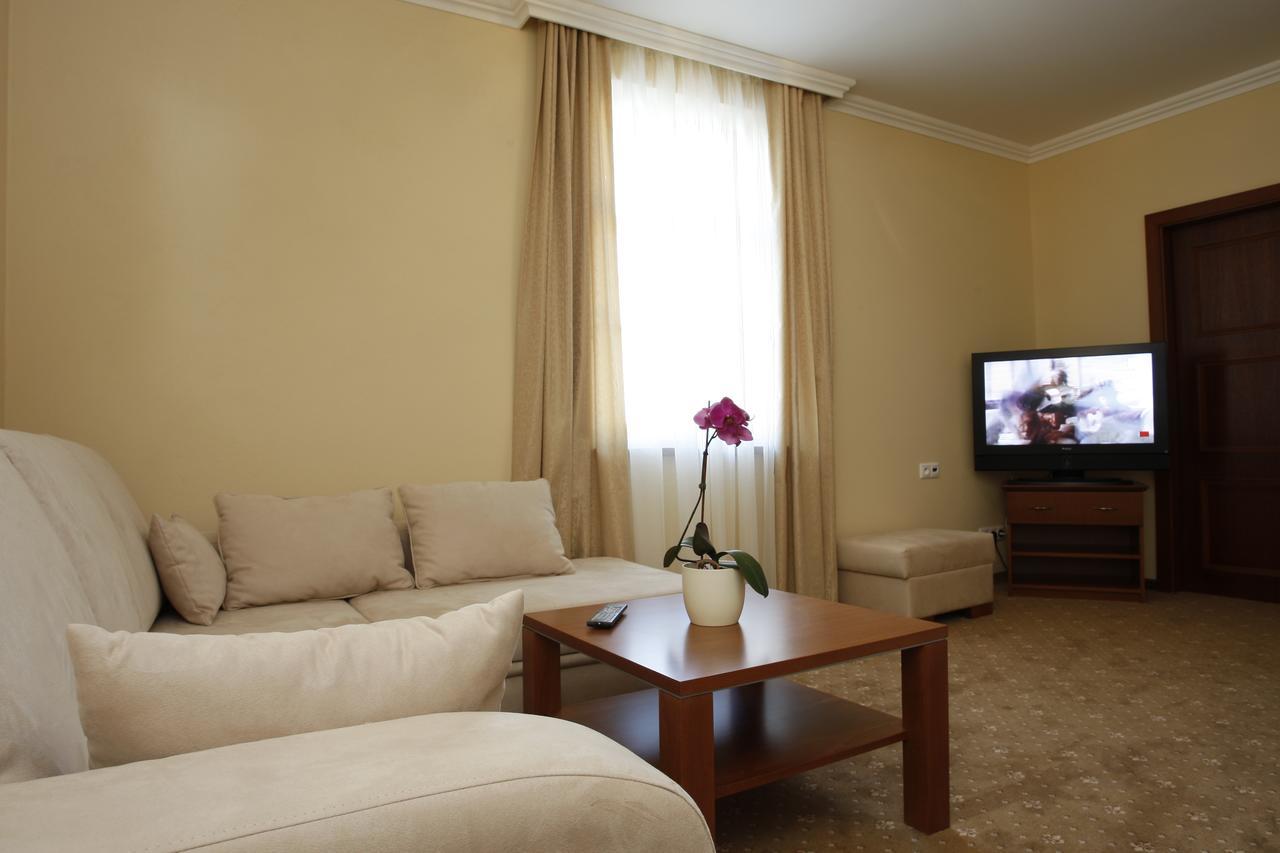 Hotel Majolika Модра Екстер'єр фото