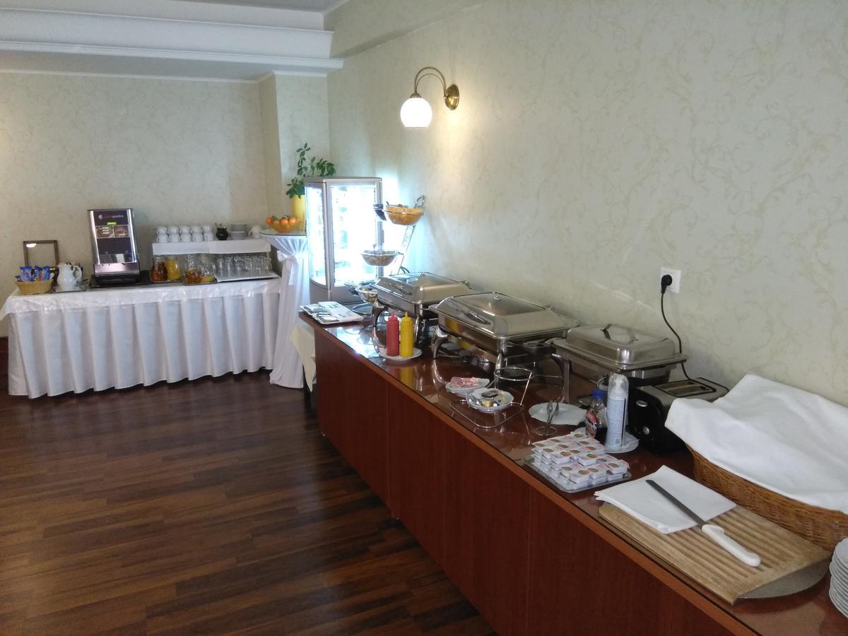 Hotel Majolika Модра Екстер'єр фото