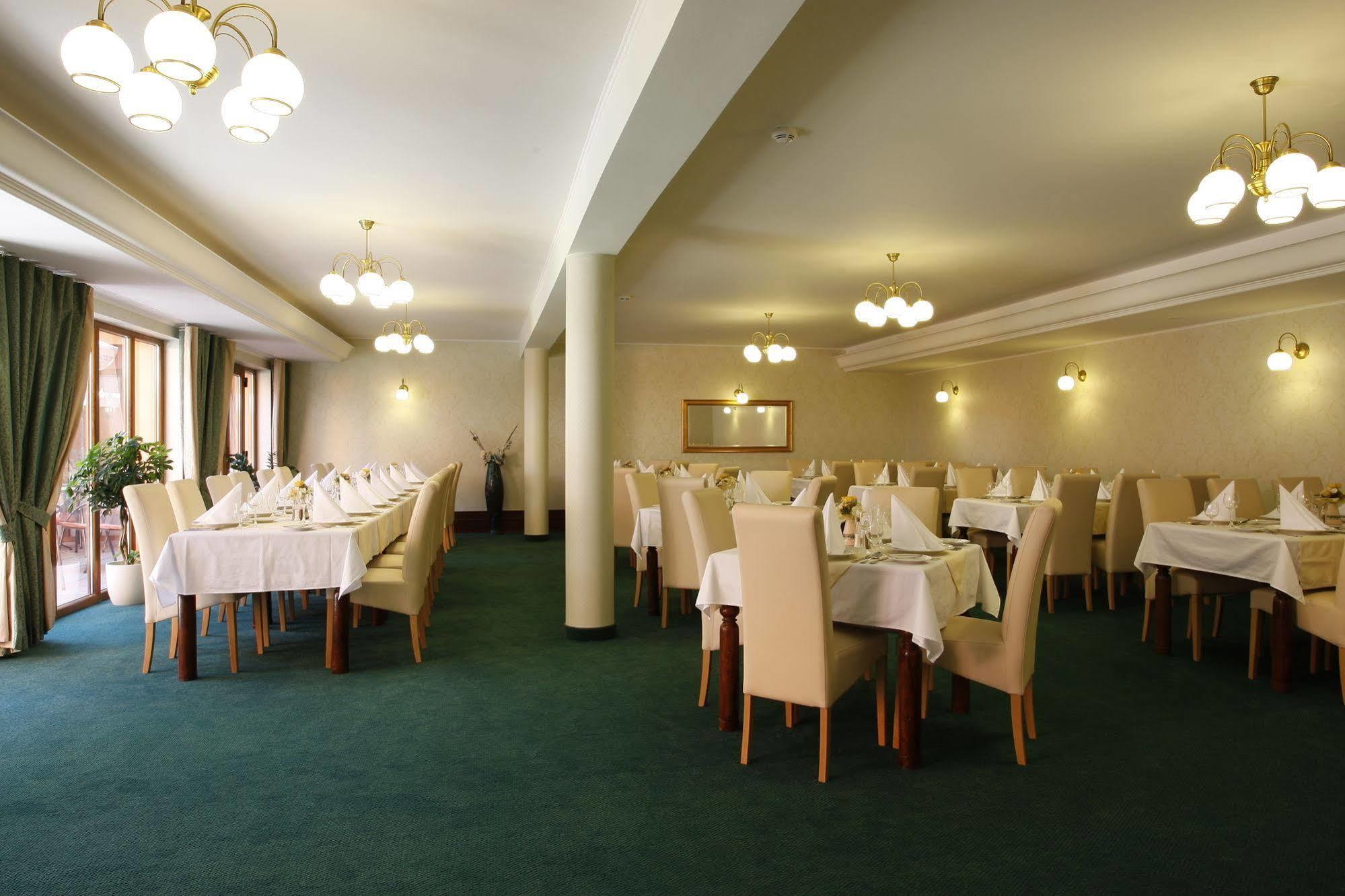 Hotel Majolika Модра Екстер'єр фото