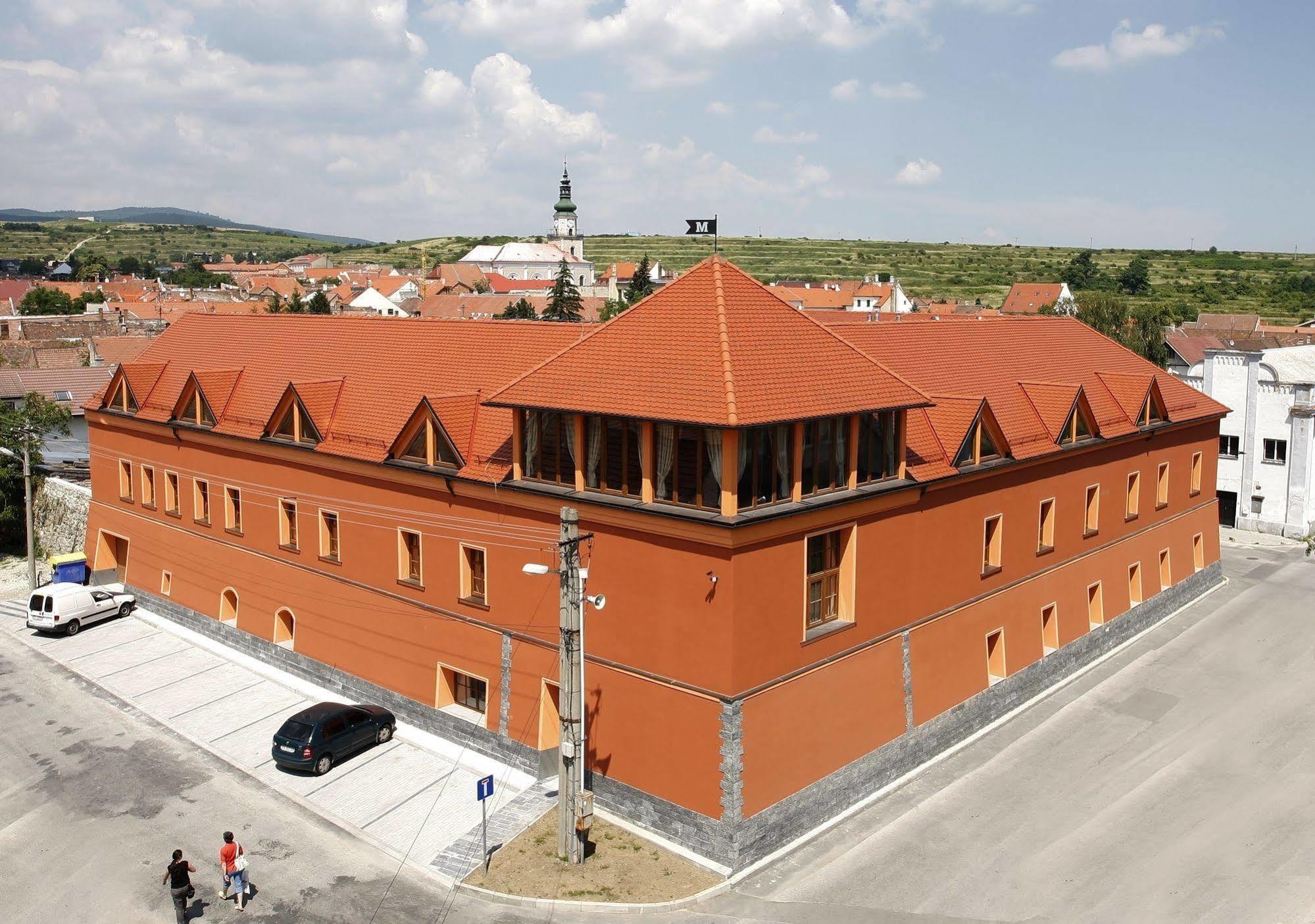 Hotel Majolika Модра Екстер'єр фото