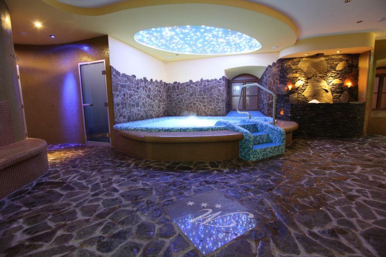 Hotel Majolika Модра Екстер'єр фото
