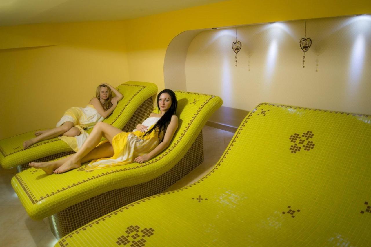 Hotel Majolika Модра Екстер'єр фото