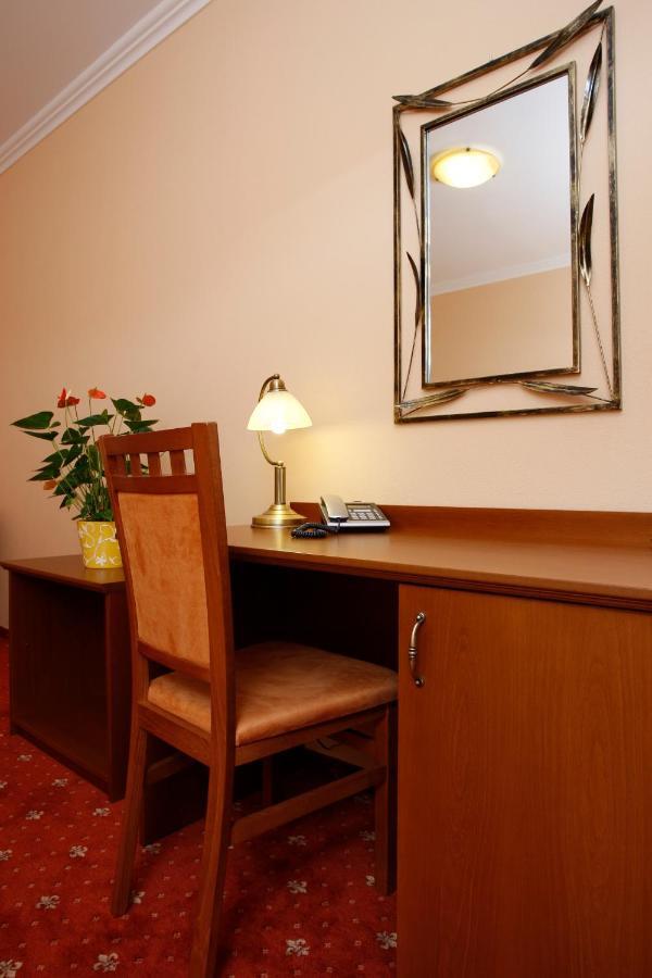 Hotel Majolika Модра Екстер'єр фото